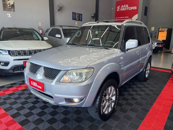 MITSUBISHI PAJERO TR4 2.0 4X4 16V 140CV FLEX 4P AUTOMÁTICO MITSUBISHI PAJERO TR4 2.0 4X4 16V 140CV FLEX 4P AUTOMÁTICO
